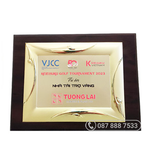 Bảng vinh danh đồng mạ vàng khung gỗ-KC-2203
