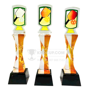 Cúp Pickleball pha lê thân màu đỏ nhạt, đỉnh pick pha lê - PIC-1104